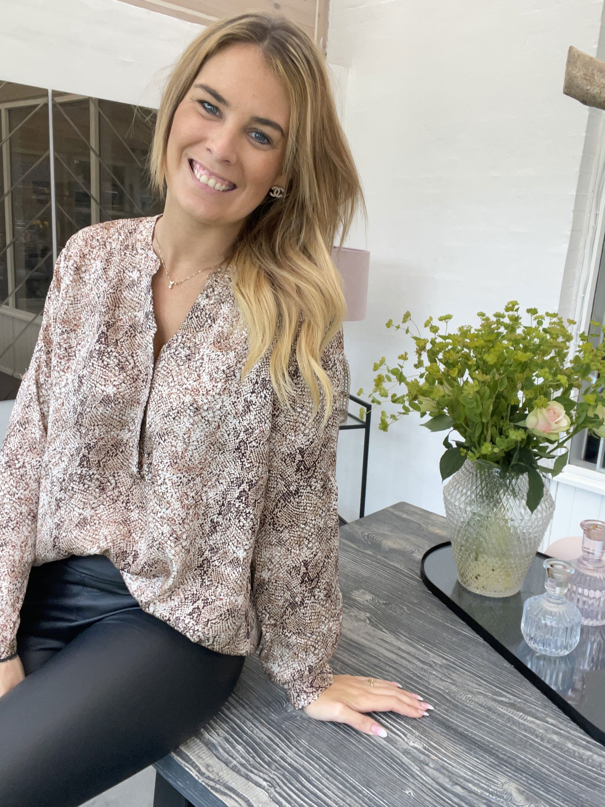 Veta - Leopard tunika med knapper